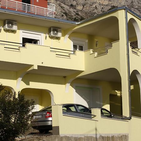 Apartments Rubic Omiš Esterno foto